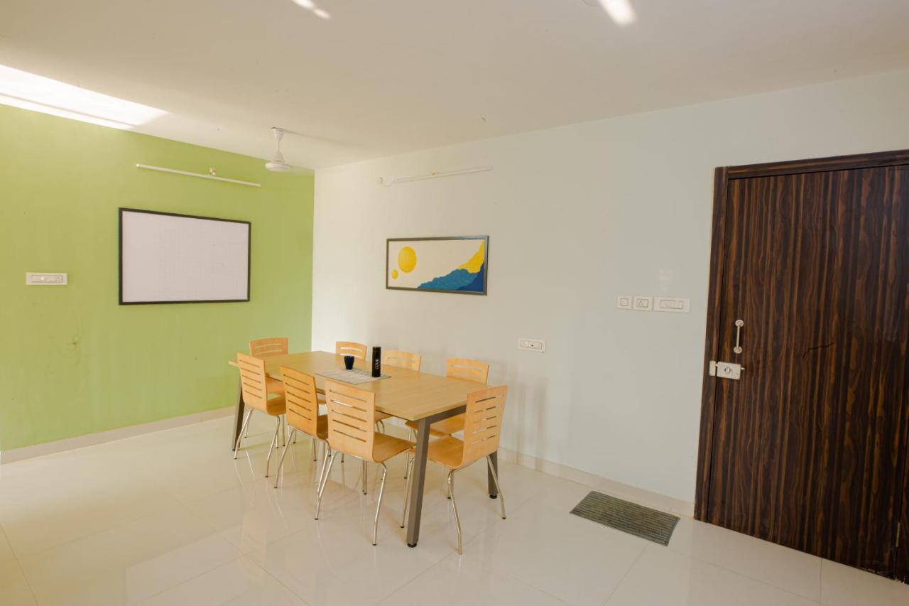 Covie Kharghar 200 Hostel นาวีมุมไบ ภายนอก รูปภาพ